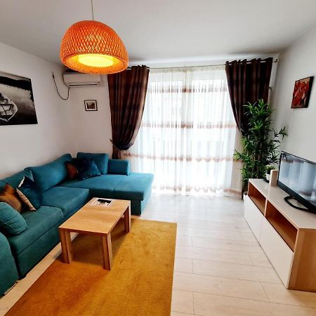 Downtown, Ideal For Longer Stays, Family Friendly Apartment - Nb73A Bucharest Exterior photo